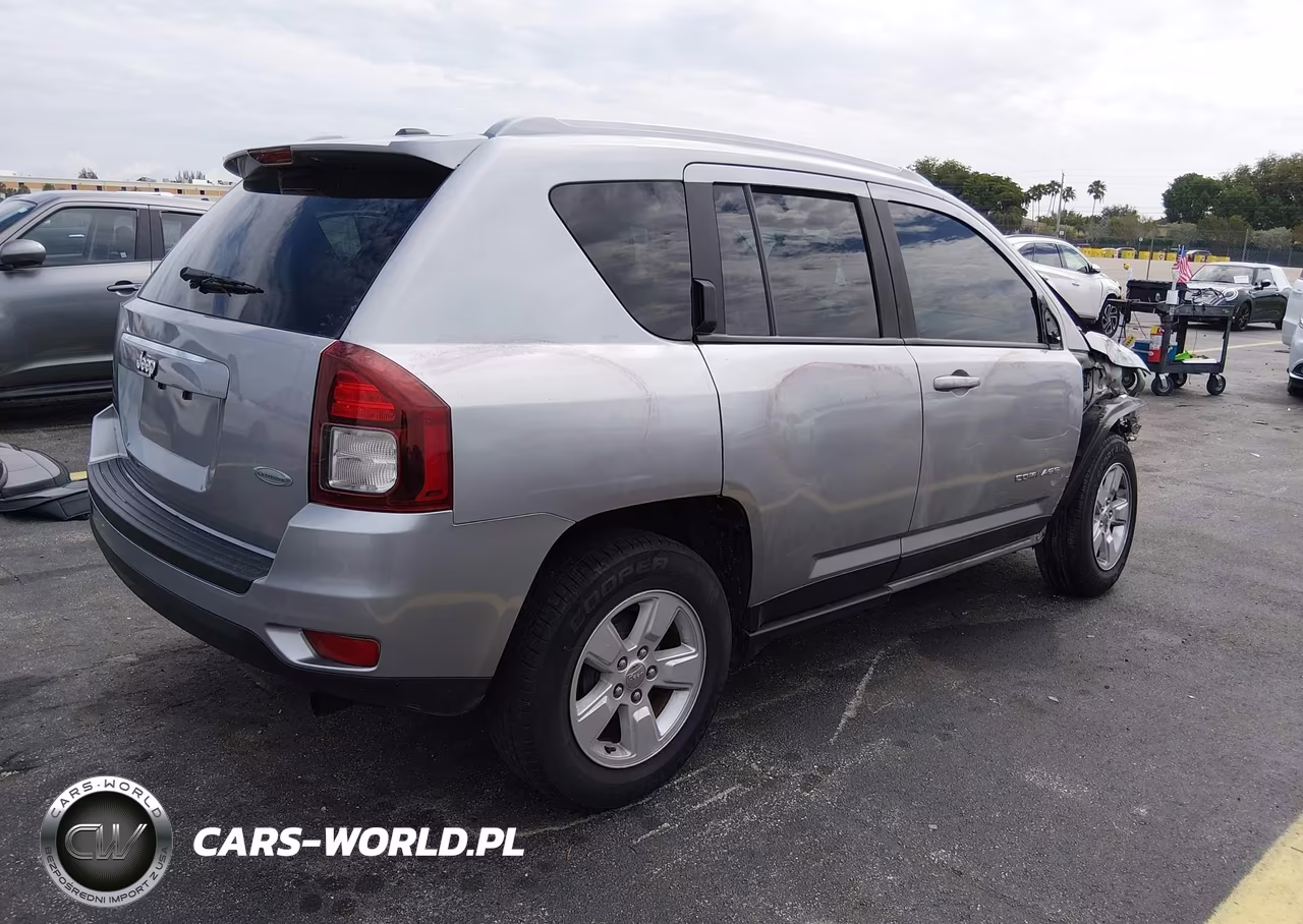 2017 Jeep Compass Latitude Fwd VIN:1C4NJCEA0HD151348 - 4
