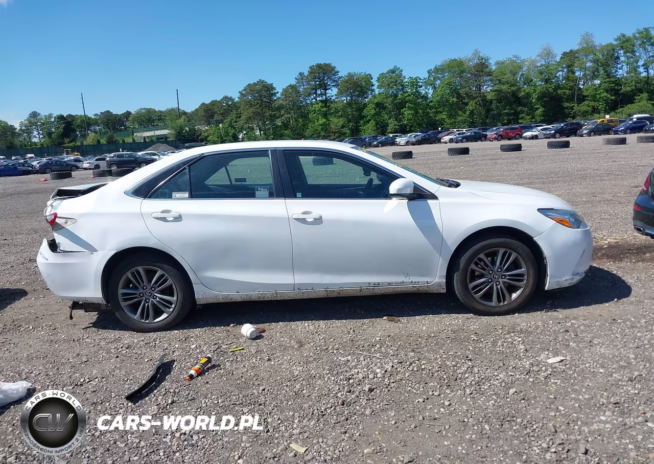2016 Toyota Camry Le VIN:4T1BF1FK5GU193895 - 13