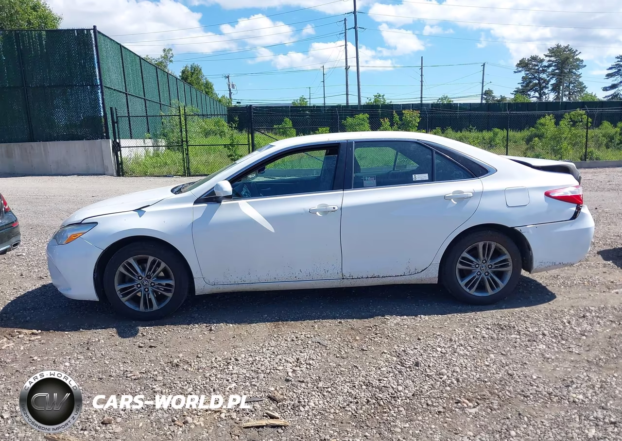 2016 Toyota Camry Le VIN:4T1BF1FK5GU193895 - 14