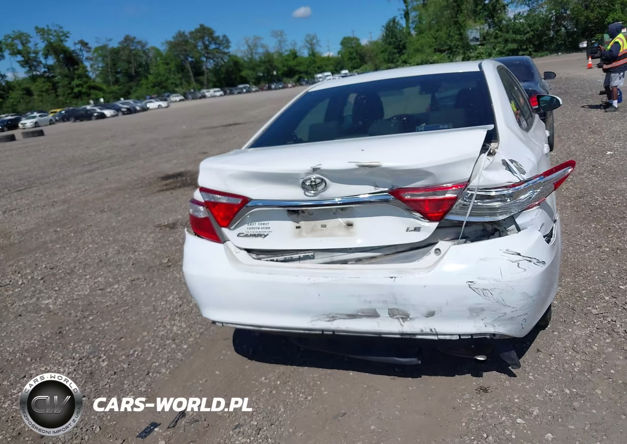 2016 Toyota Camry Le VIN:4T1BF1FK5GU193895 - 16