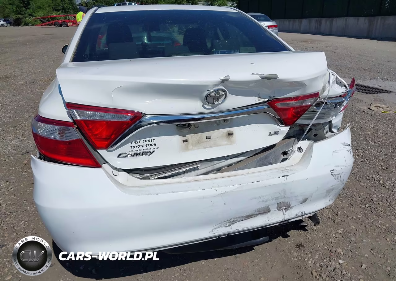2016 Toyota Camry Le VIN:4T1BF1FK5GU193895 - 6
