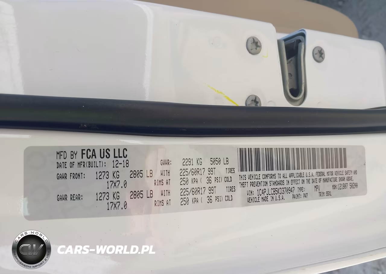 2019 Jeep Cherokee Latitude Fwd VIN:1C4PJLCB5KD370947 - 9