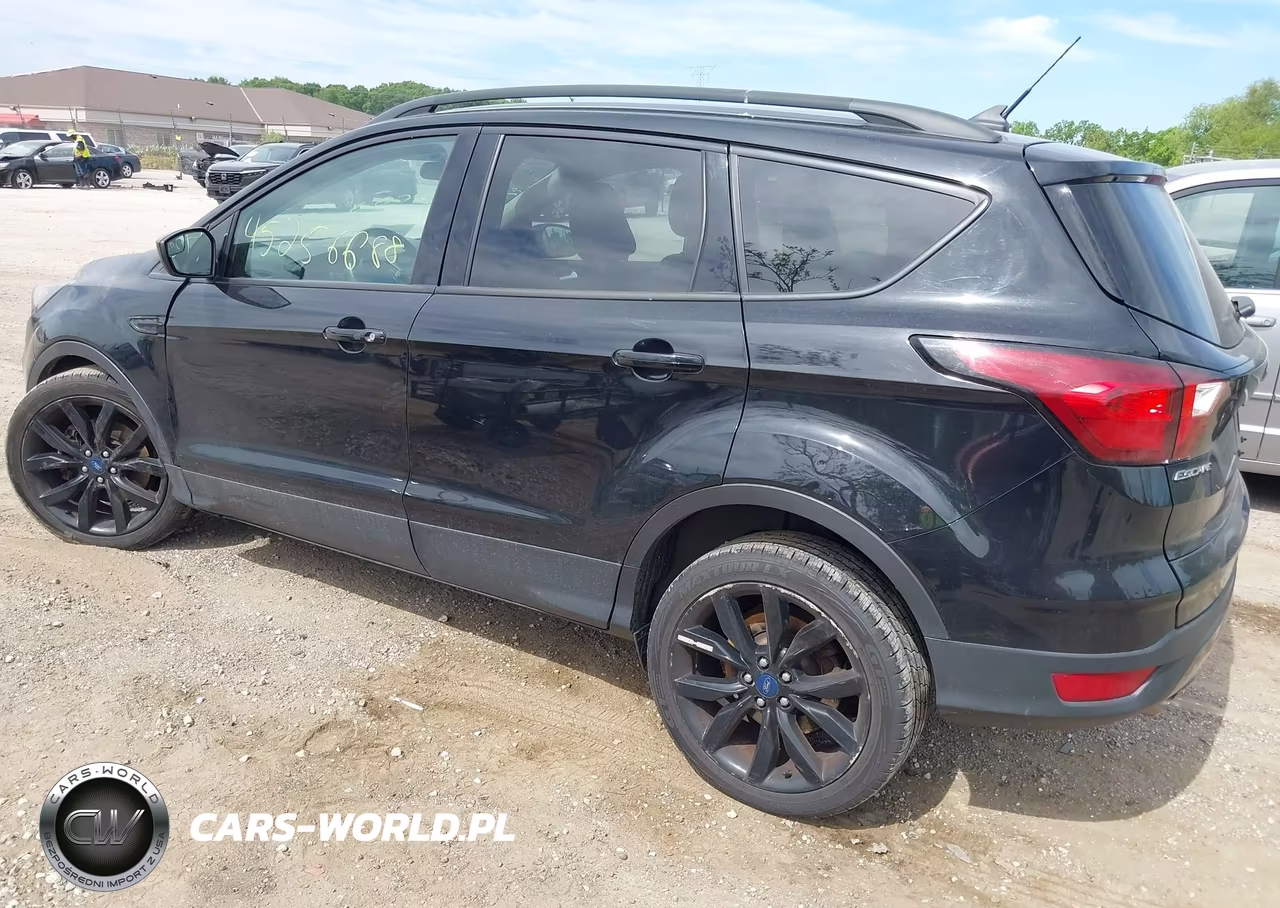 2019 Ford Escape Se VIN:1FMCU9GDXKUA23422 - 3