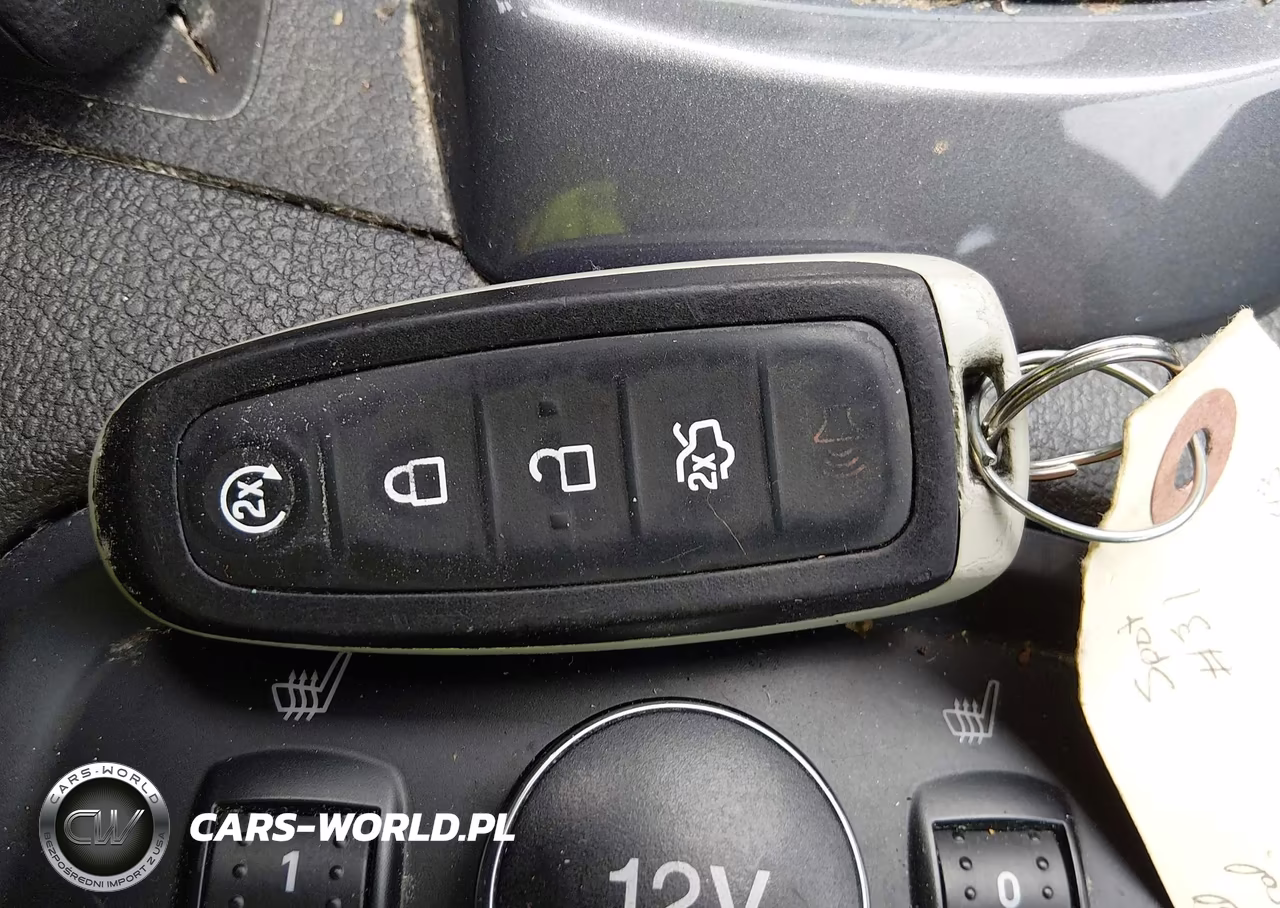 2014 Ford Focus Titanium VIN:1FADP3J26EL105412 - 11