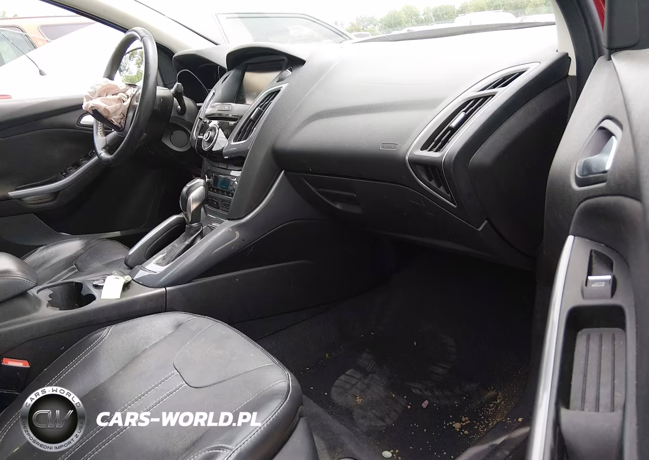 2014 Ford Focus Titanium VIN:1FADP3J26EL105412 - 5