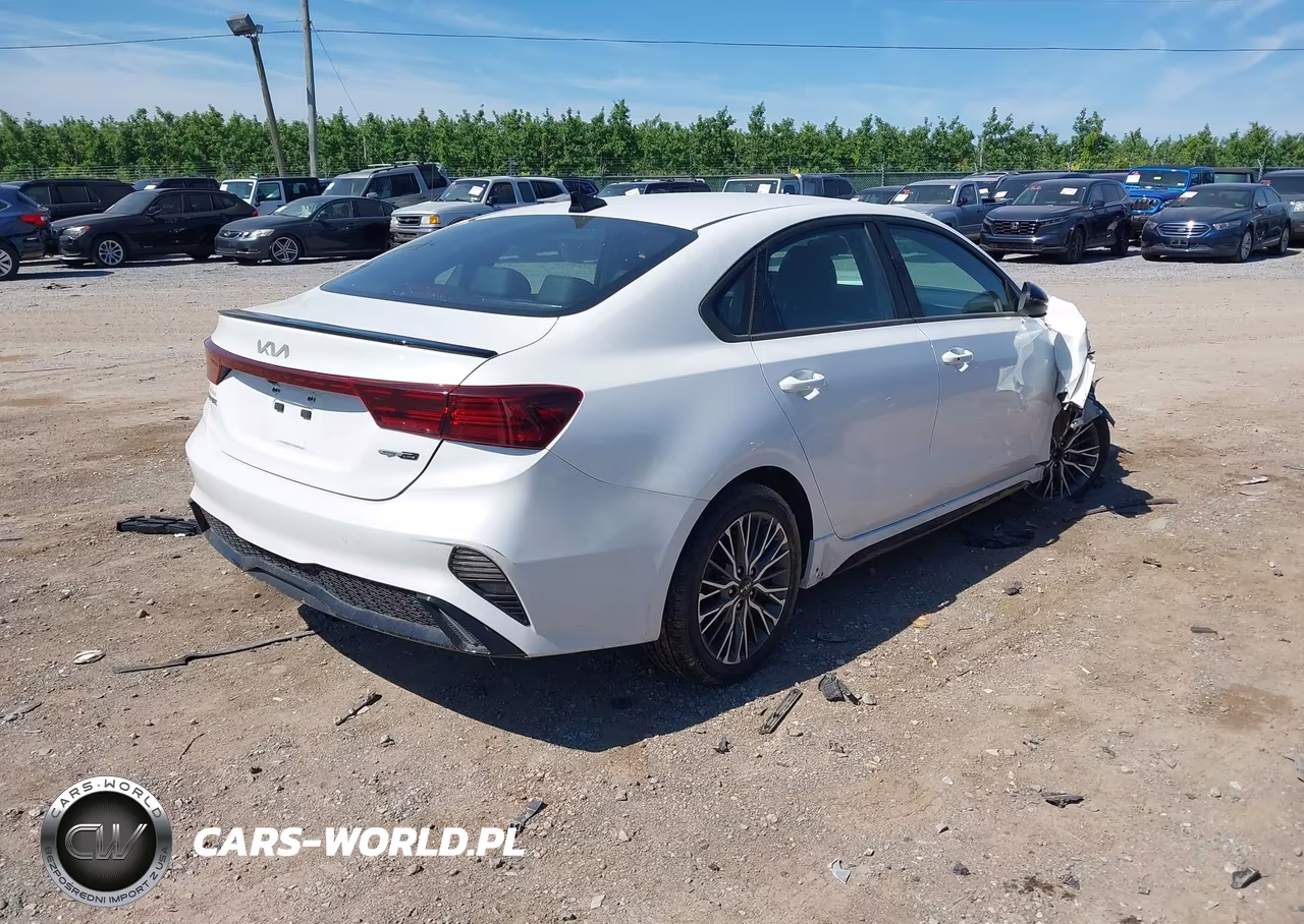 2022 Kia Forte Gt-Line VIN:3KPF54AD3NE499346 - 4
