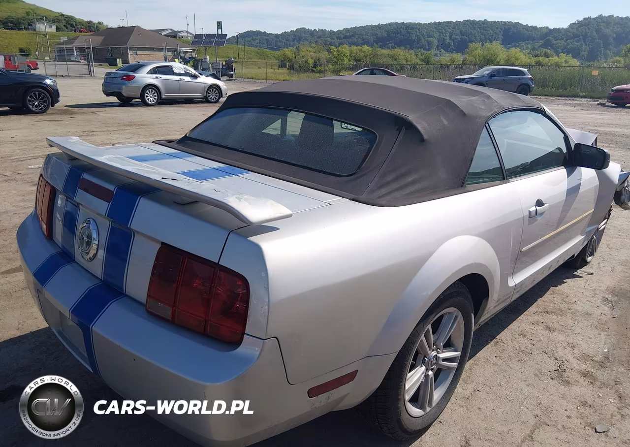 2007 Ford Mustang VIN:1ZVFT84N475265794 - 4