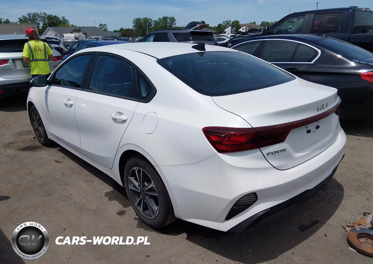 2023 Kia Forte Lxs VIN:3KPF24AD7PE687234 - 3
