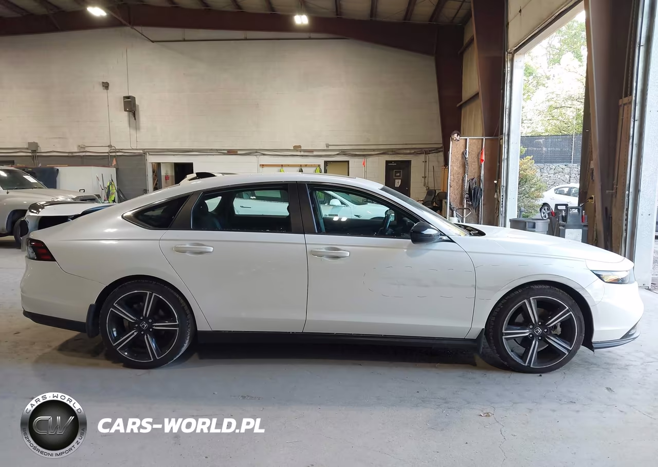 2023 Honda Accord Hybrid Sport VIN:1HGCY2F5XPA056764 - 13
