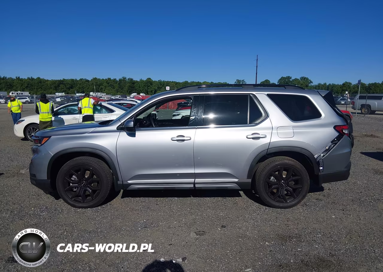 2025 Honda Pilot Touring VIN:5FNYG1H75SB133802 - 14