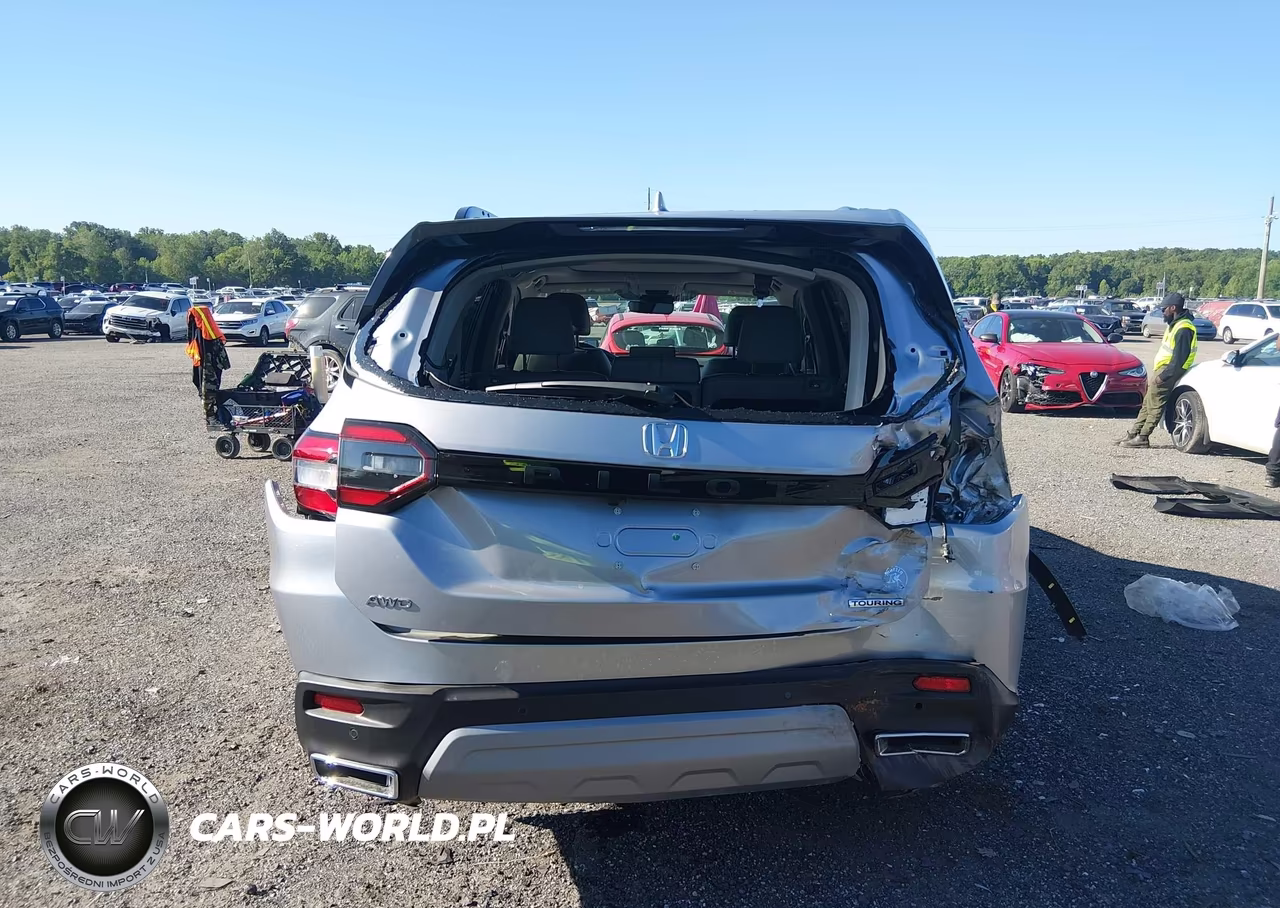 2025 Honda Pilot Touring VIN:5FNYG1H75SB133802 - 16