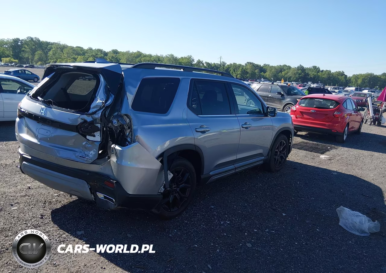 2025 Honda Pilot Touring VIN:5FNYG1H75SB133802 - 4