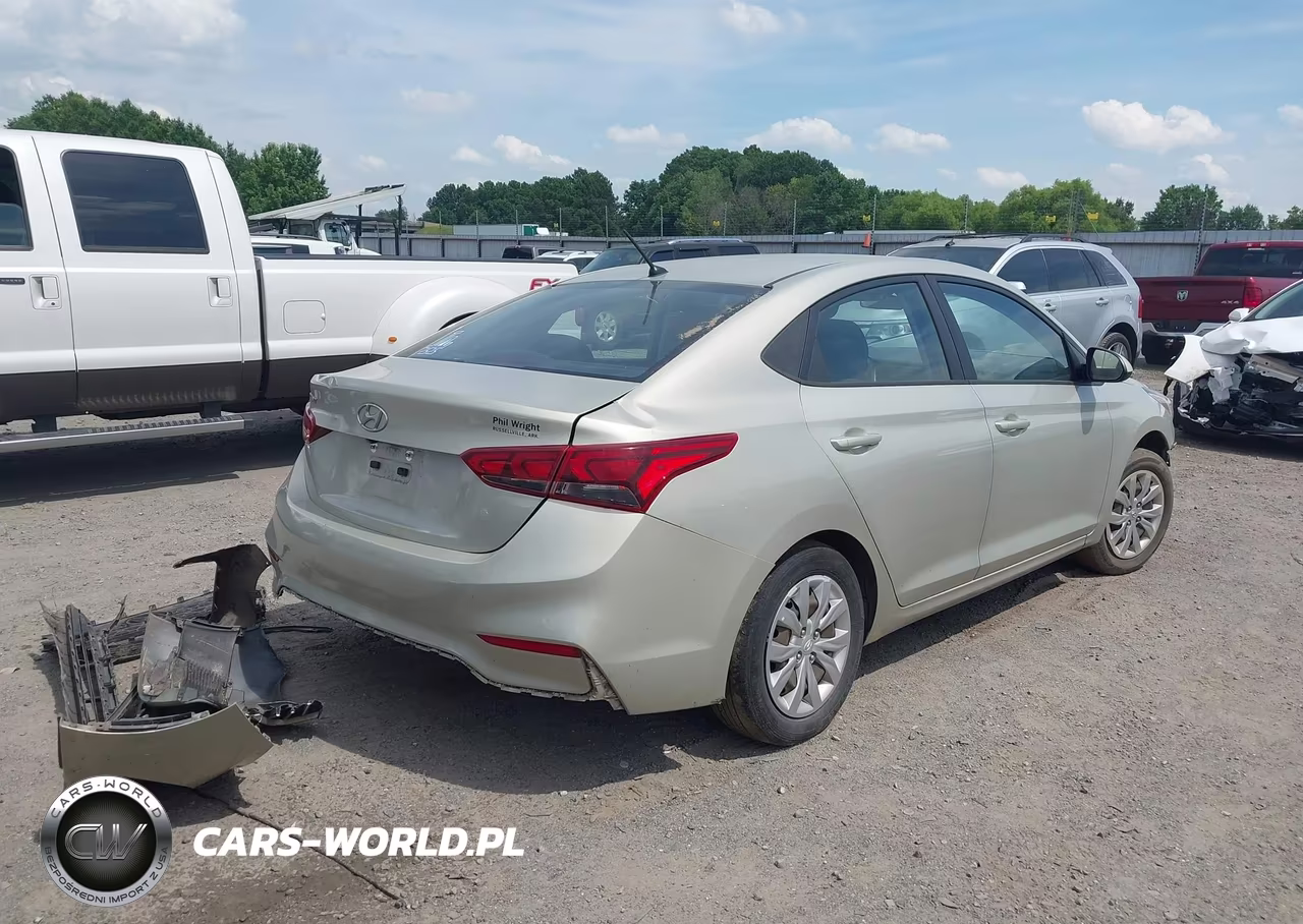 2019 Hyundai Accent Se VIN:3KPC24A32KE070701 - 4