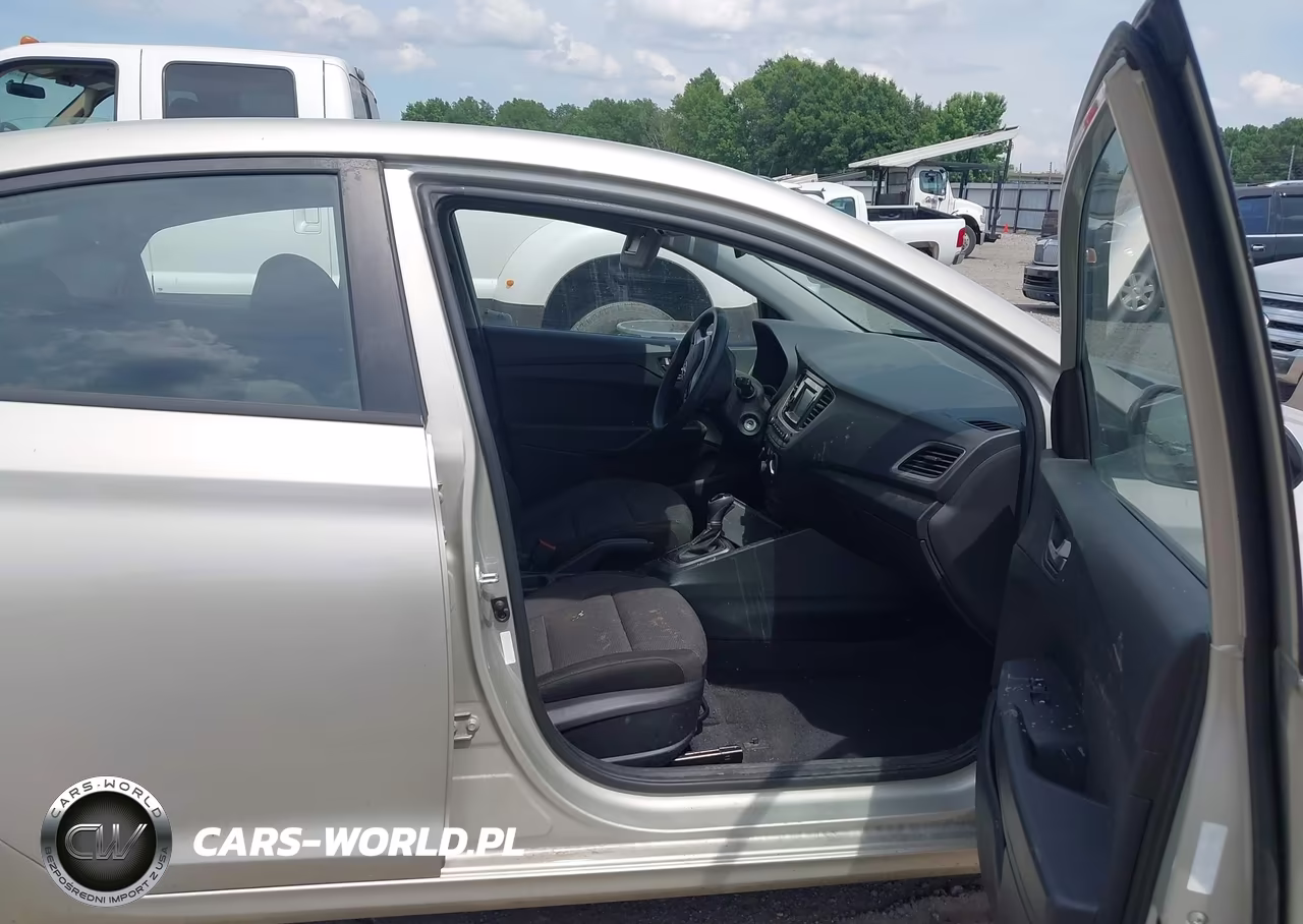 2019 Hyundai Accent Se VIN:3KPC24A32KE070701 - 5