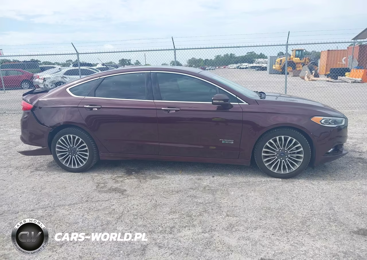 2017 Ford Fusion Energi Titanium VIN:3FA6P0SUXHR161219 - 13