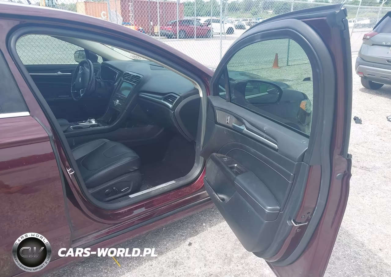 2017 Ford Fusion Energi Titanium VIN:3FA6P0SUXHR161219 - 5