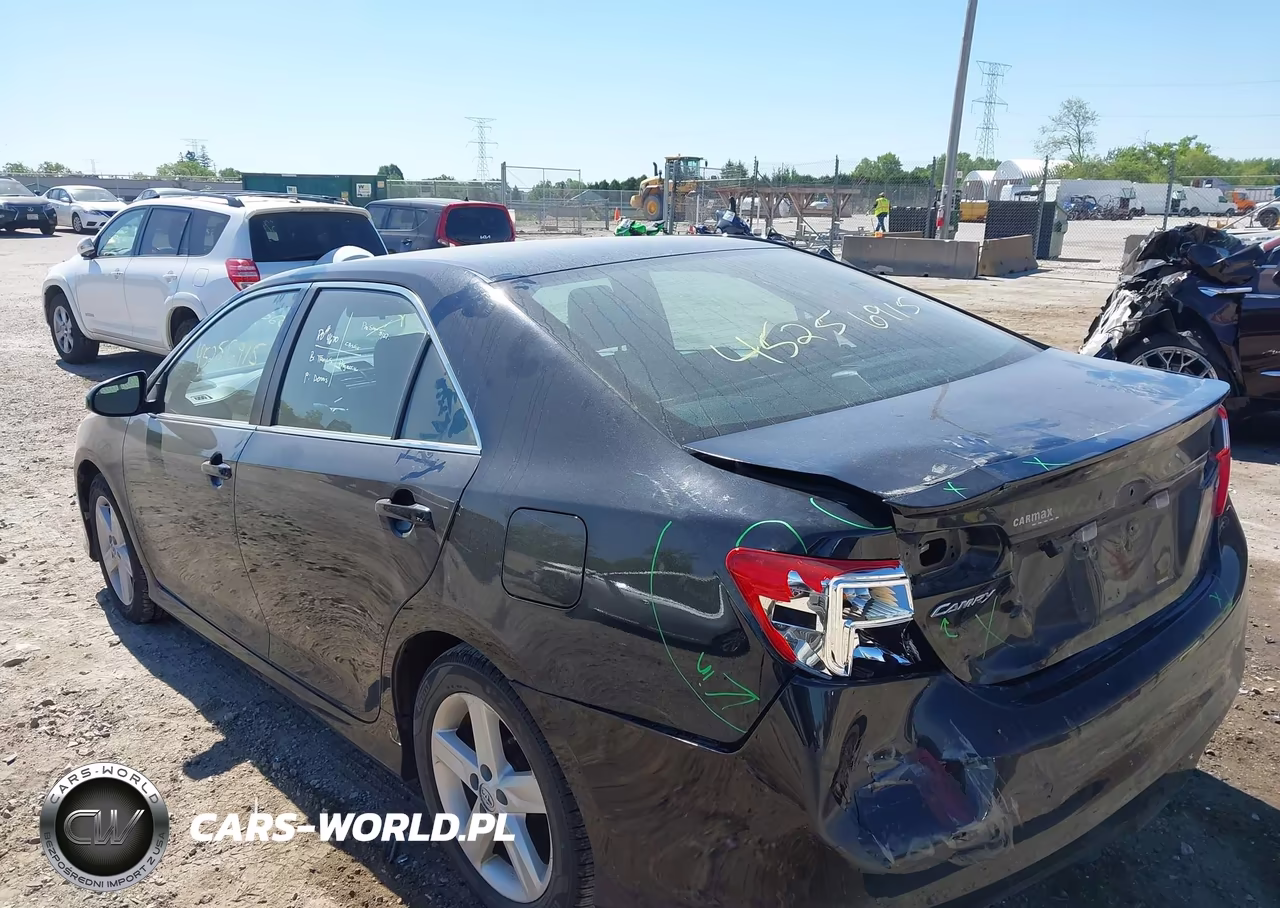 2014 Toyota Camry Se VIN:4T1BF1FK0EU461586 - 3