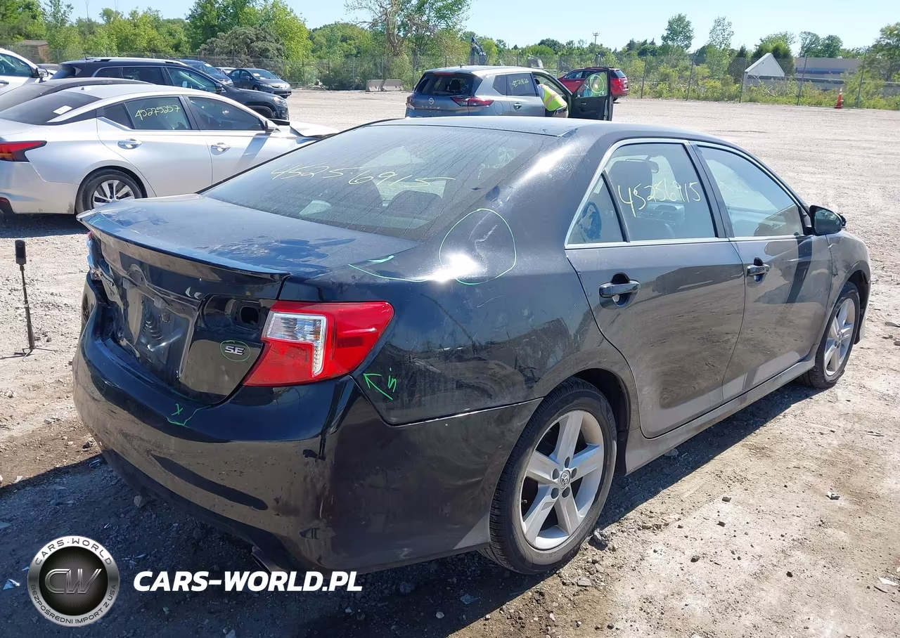 2014 Toyota Camry Se VIN:4T1BF1FK0EU461586 - 4
