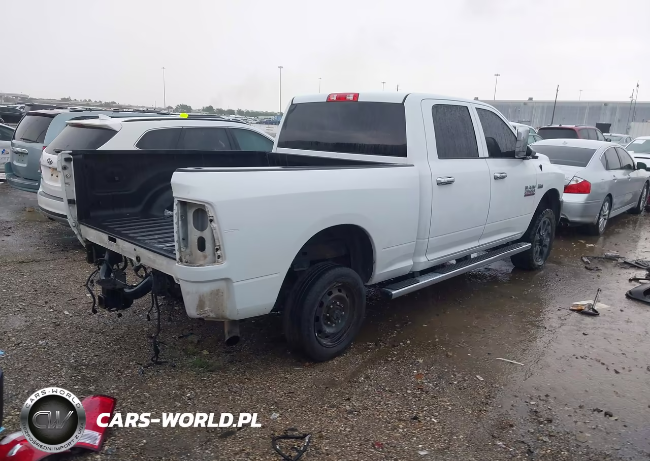 2017 Ram 2500 Tradesman 4X2 6'4 Box VIN:3C6UR4CJ6HG715656 - 4
