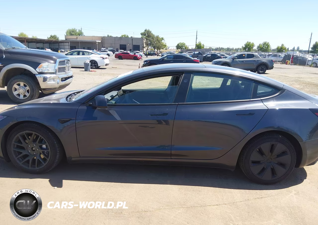 2024 Tesla Model 3 Long Range Dual Motor All-Wheel Drive VIN:5YJ3E1EB0RF753928 - 17
