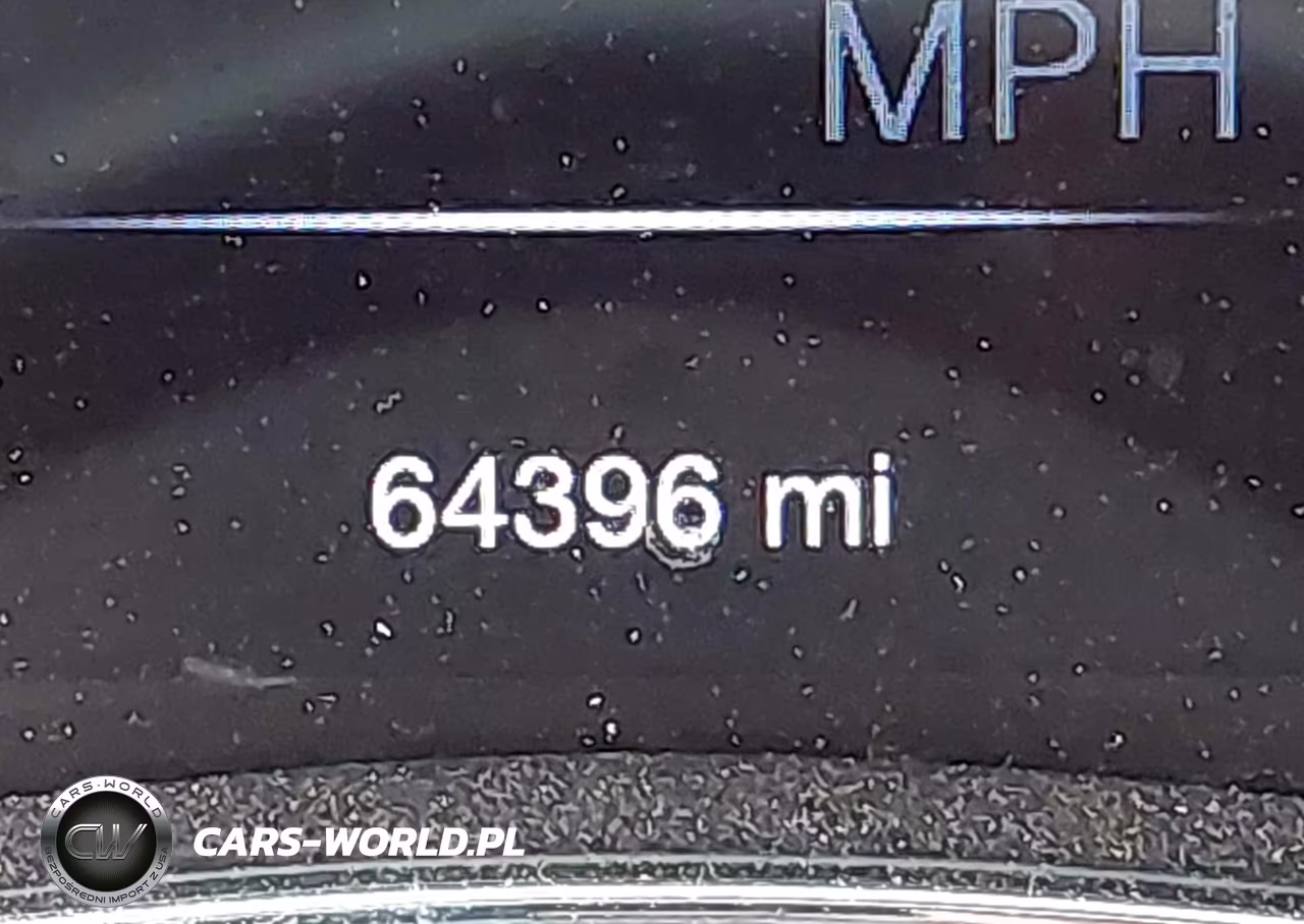 2019 Jeep Grand Cherokee Overland 4X2 VIN:1C4RJECG3KC556654 - 16