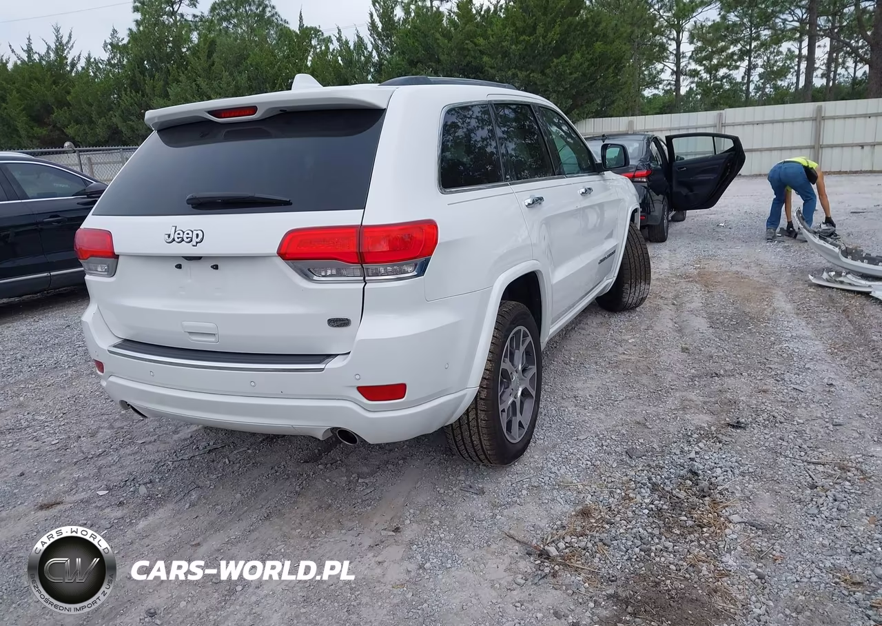 2019 Jeep Grand Cherokee Overland 4X2 VIN:1C4RJECG3KC556654 - 4