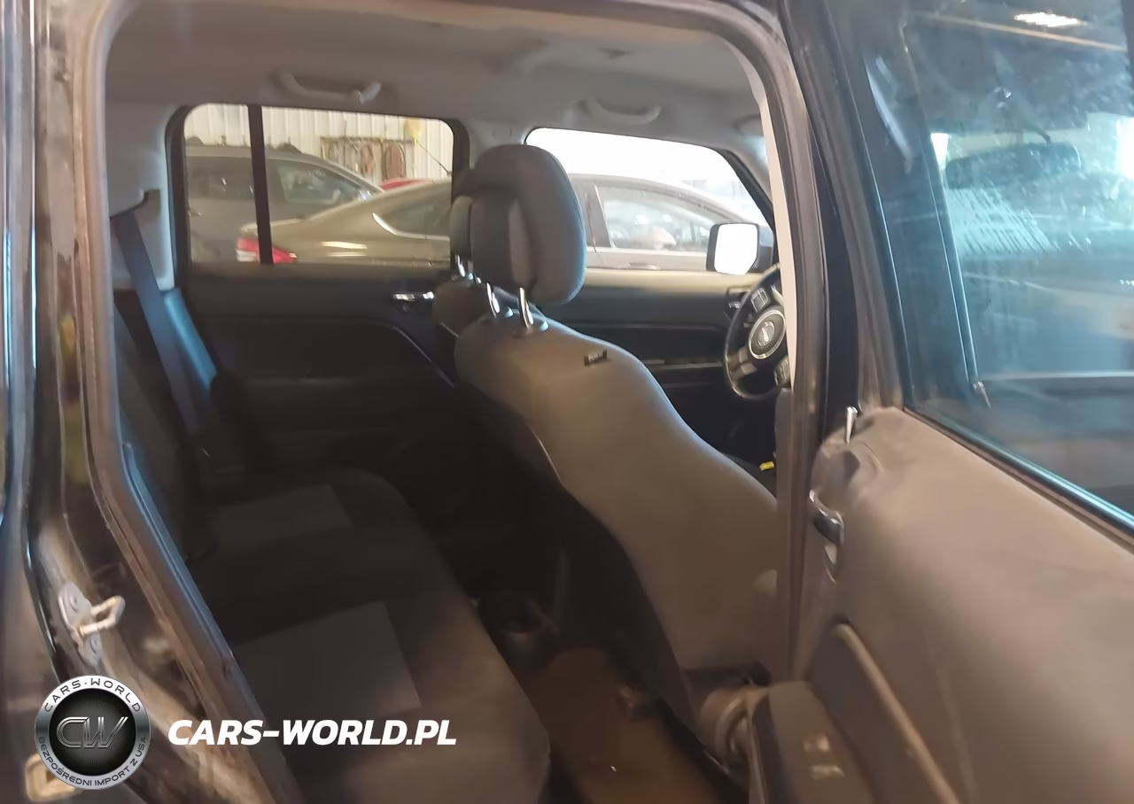 2017 Jeep Patriot Latitude 4X4 VIN:1C4NJRFB9HD174668 - 8