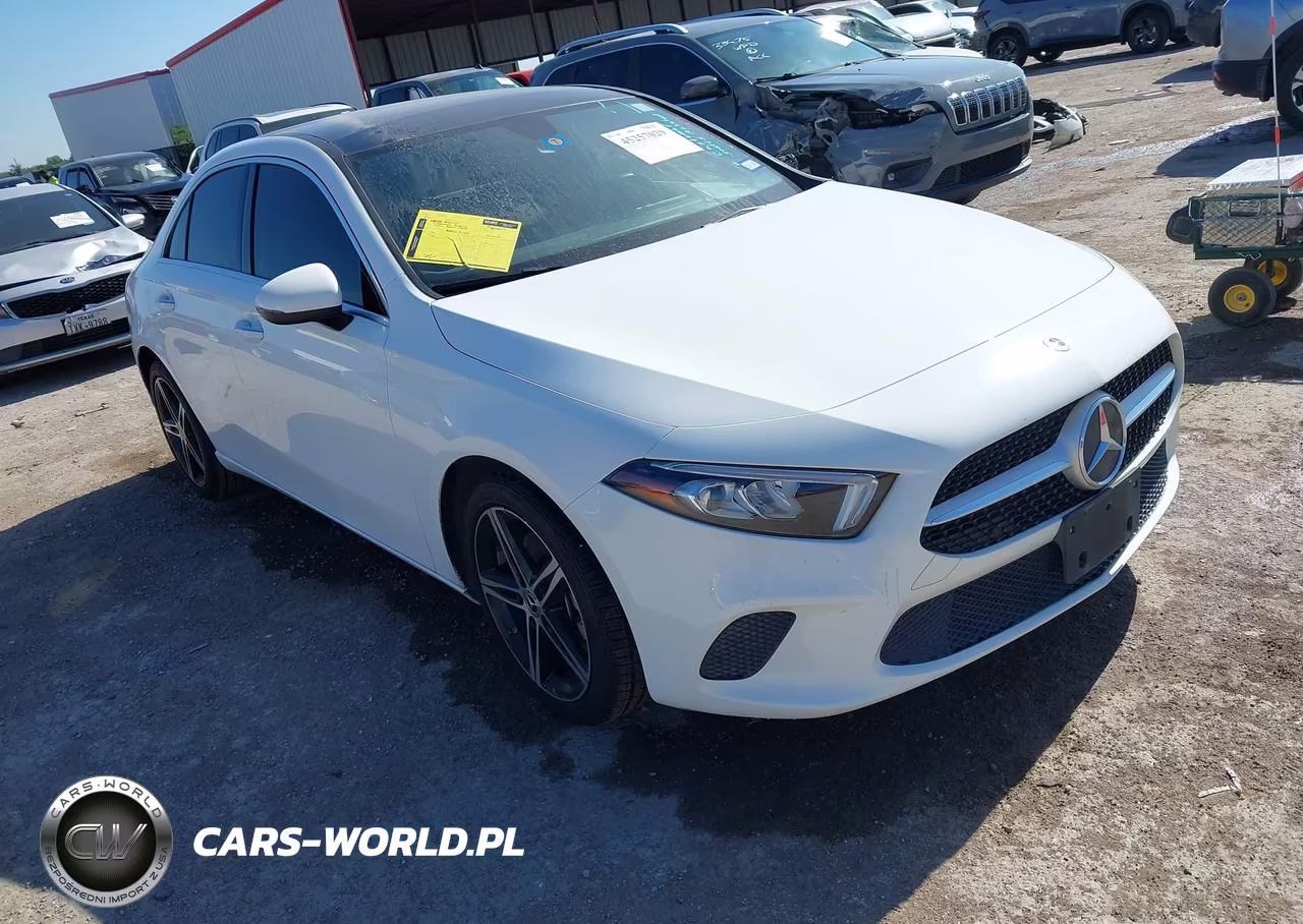 2021 Mercedes-Benz A 220 – zdjęcie 1 z 17