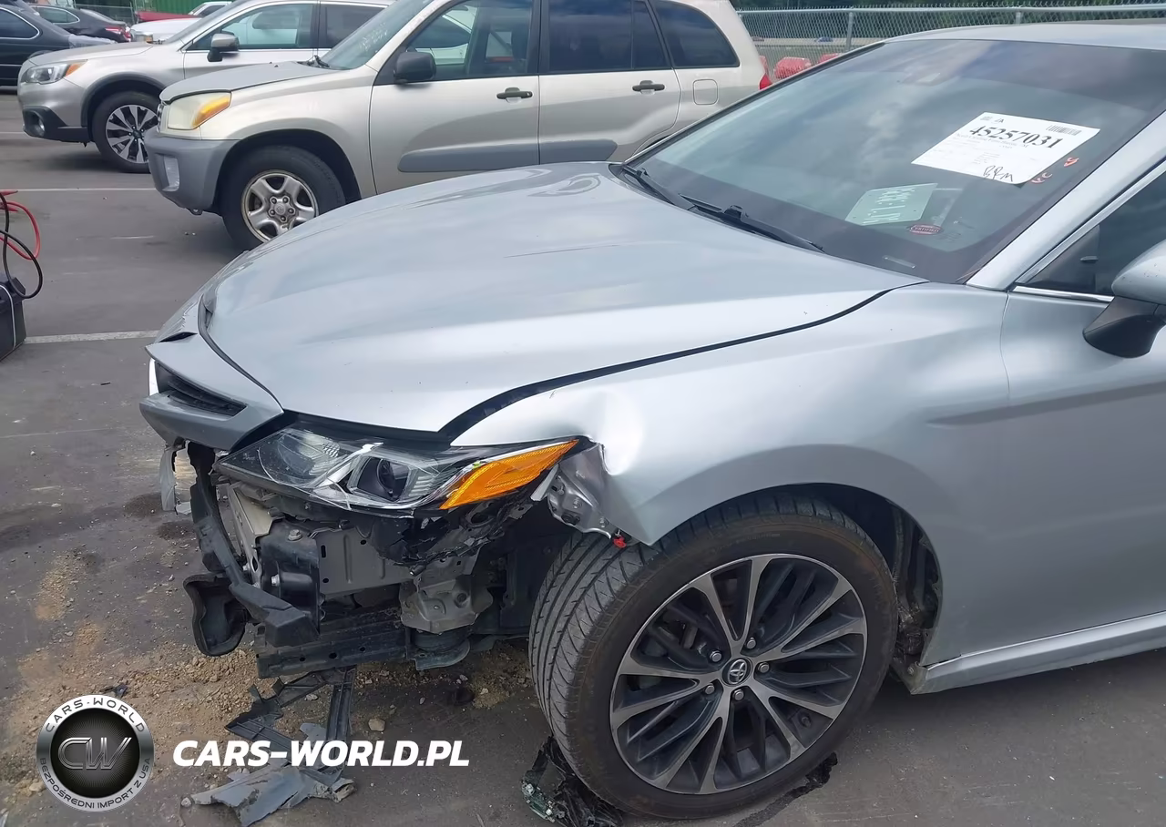 2018 Toyota Camry Se VIN:4T1B11HK8JU527405 - 17
