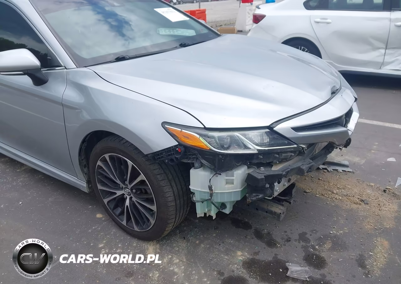 2018 Toyota Camry Se VIN:4T1B11HK8JU527405 - 18