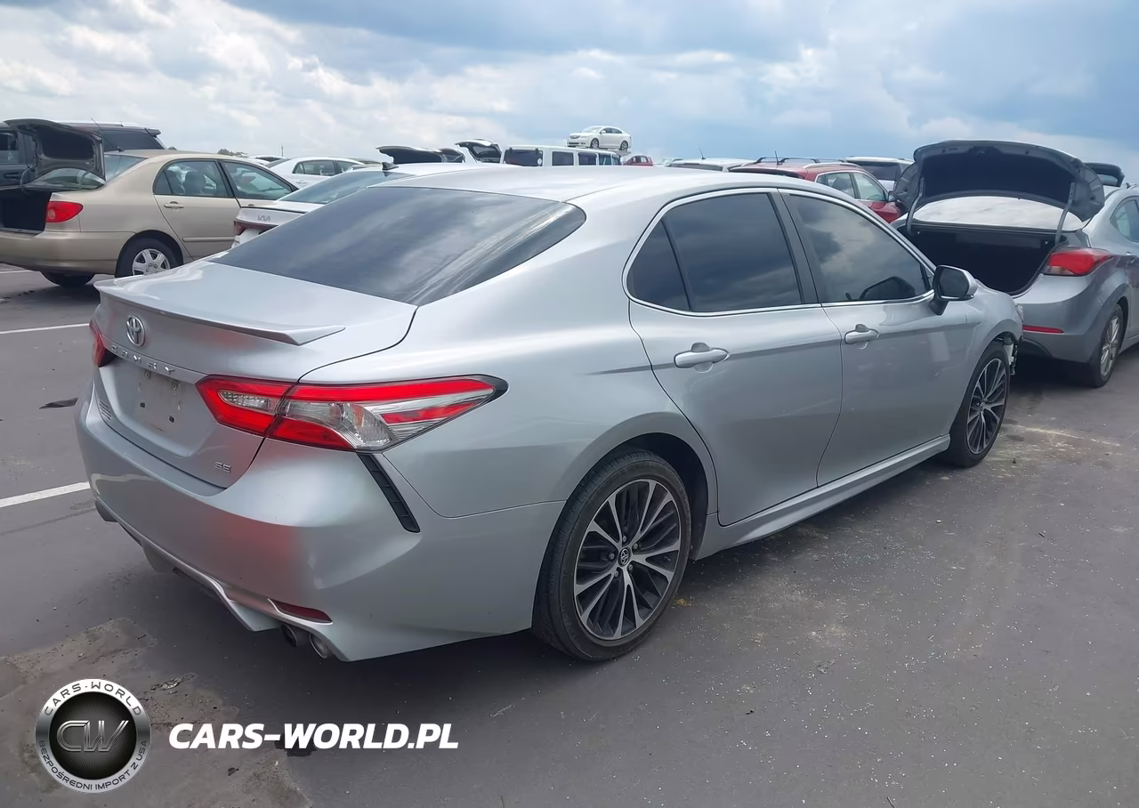 2018 Toyota Camry Se VIN:4T1B11HK8JU527405 - 4