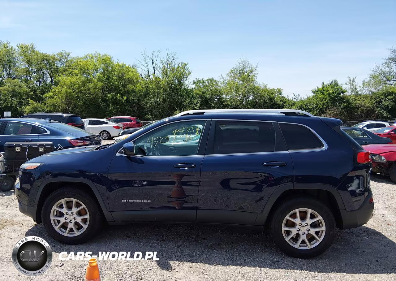 2016 Jeep Cherokee Latitude VIN:1C4PJMCB3GW118292 - 14
