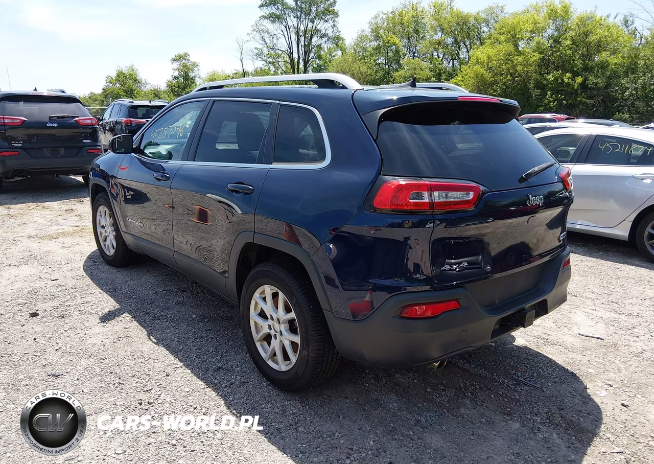 2016 Jeep Cherokee Latitude VIN:1C4PJMCB3GW118292 - 3