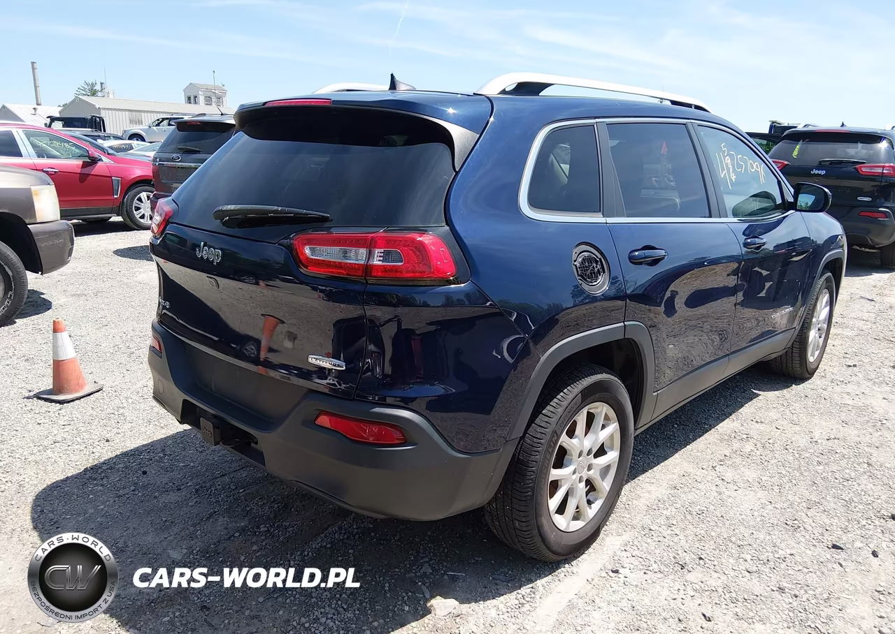2016 Jeep Cherokee Latitude VIN:1C4PJMCB3GW118292 - 4