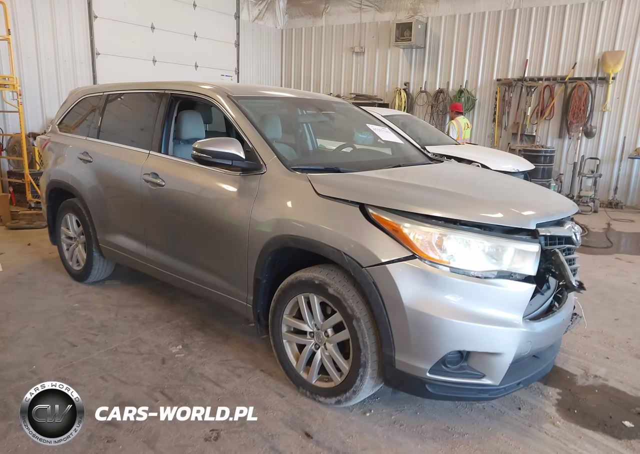 2014 Toyota Highlander Le V6 – zdjęcie 1 z 16