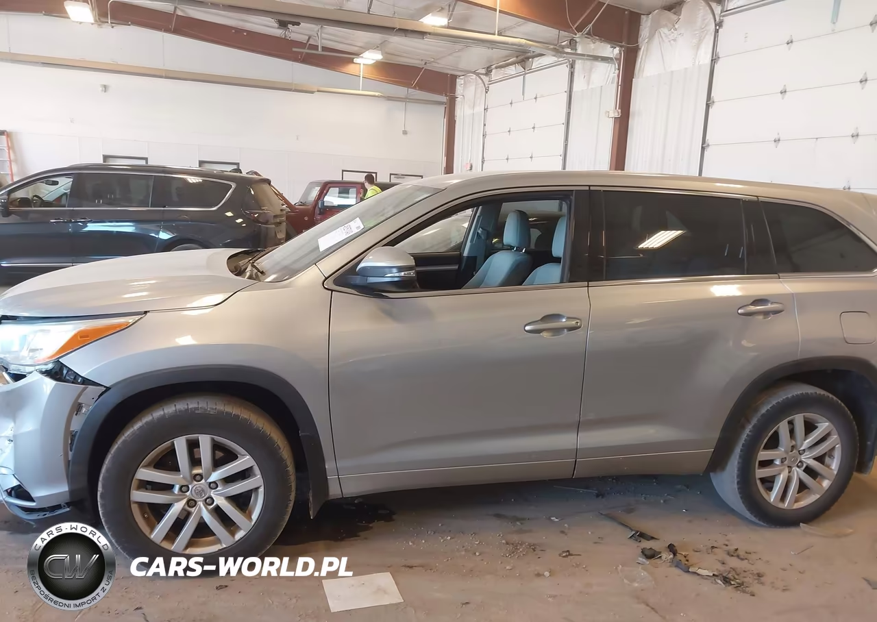2014 Toyota Highlander Le V6 VIN:5TDBKRFH4ES051803 - 14