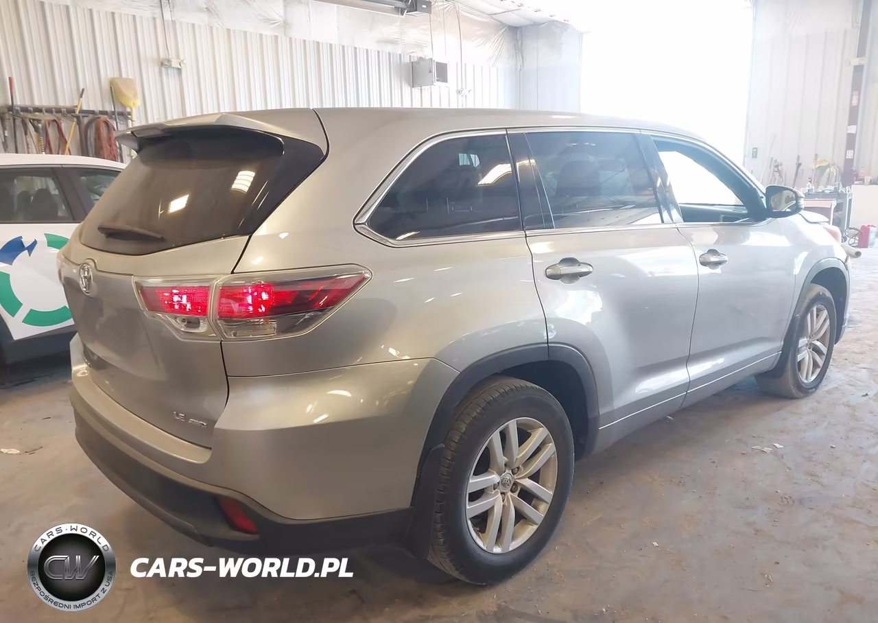 2014 Toyota Highlander Le V6 VIN:5TDBKRFH4ES051803 - 4