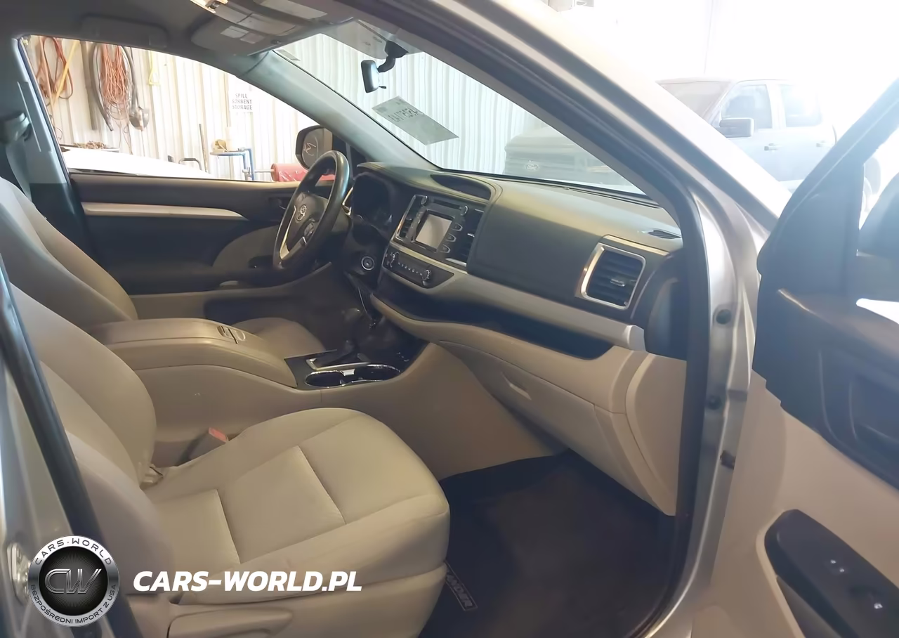 2014 Toyota Highlander Le V6 VIN:5TDBKRFH4ES051803 - 5