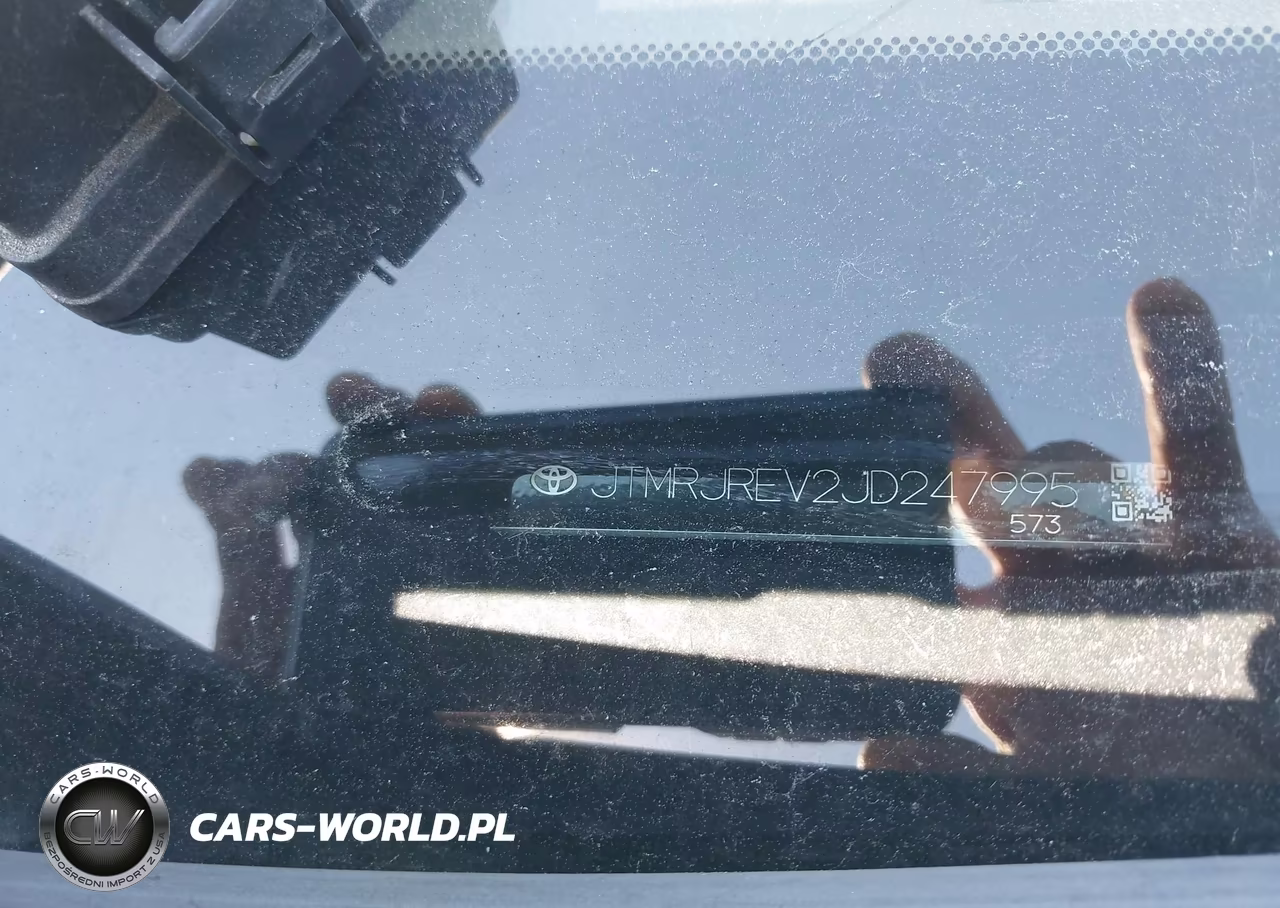2018 Toyota Rav4 Hybrid Xle VIN:JTMRJREV2JD247995 - 17