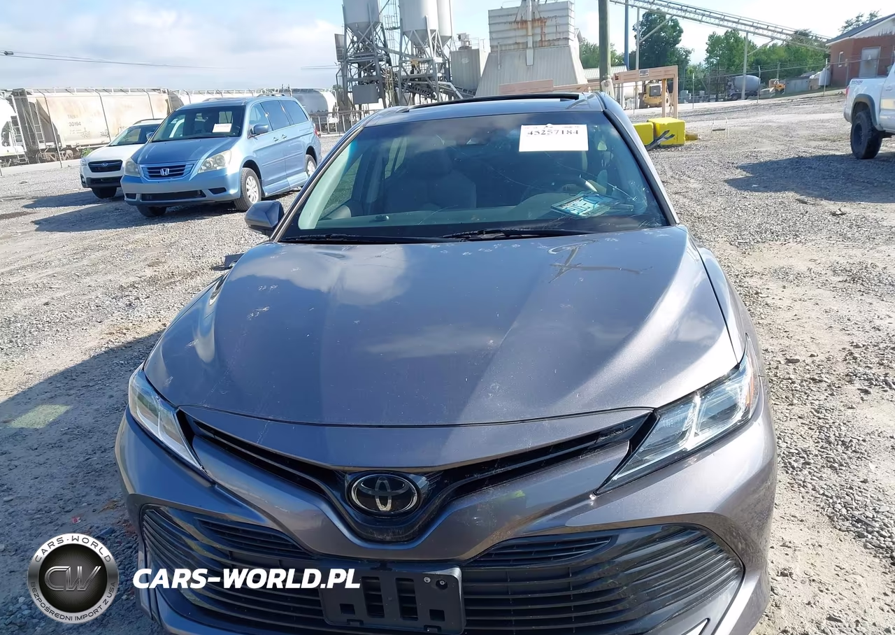 2018 Toyota Camry Le VIN:4T1B11HK3JU504646 - 11