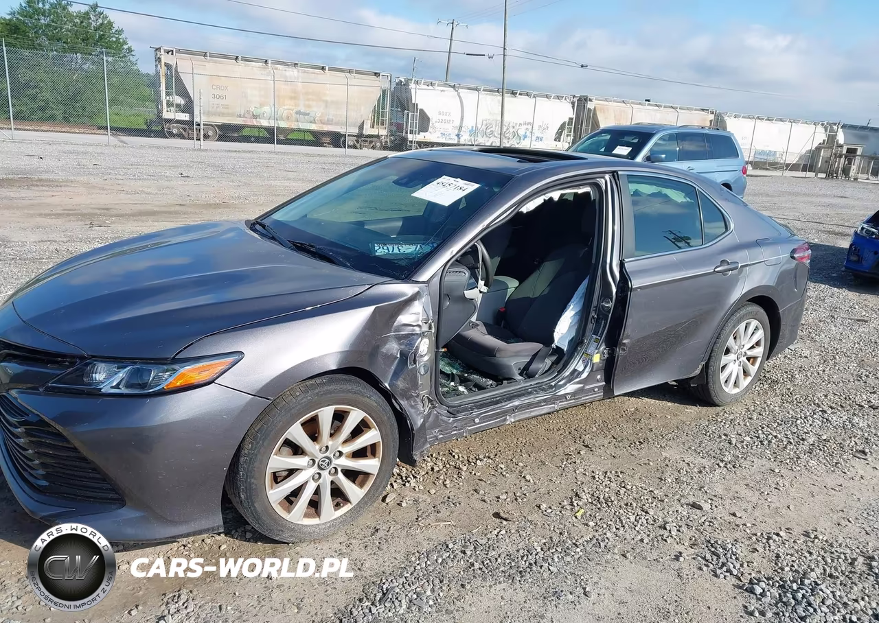 2018 Toyota Camry Le VIN:4T1B11HK3JU504646 - 2