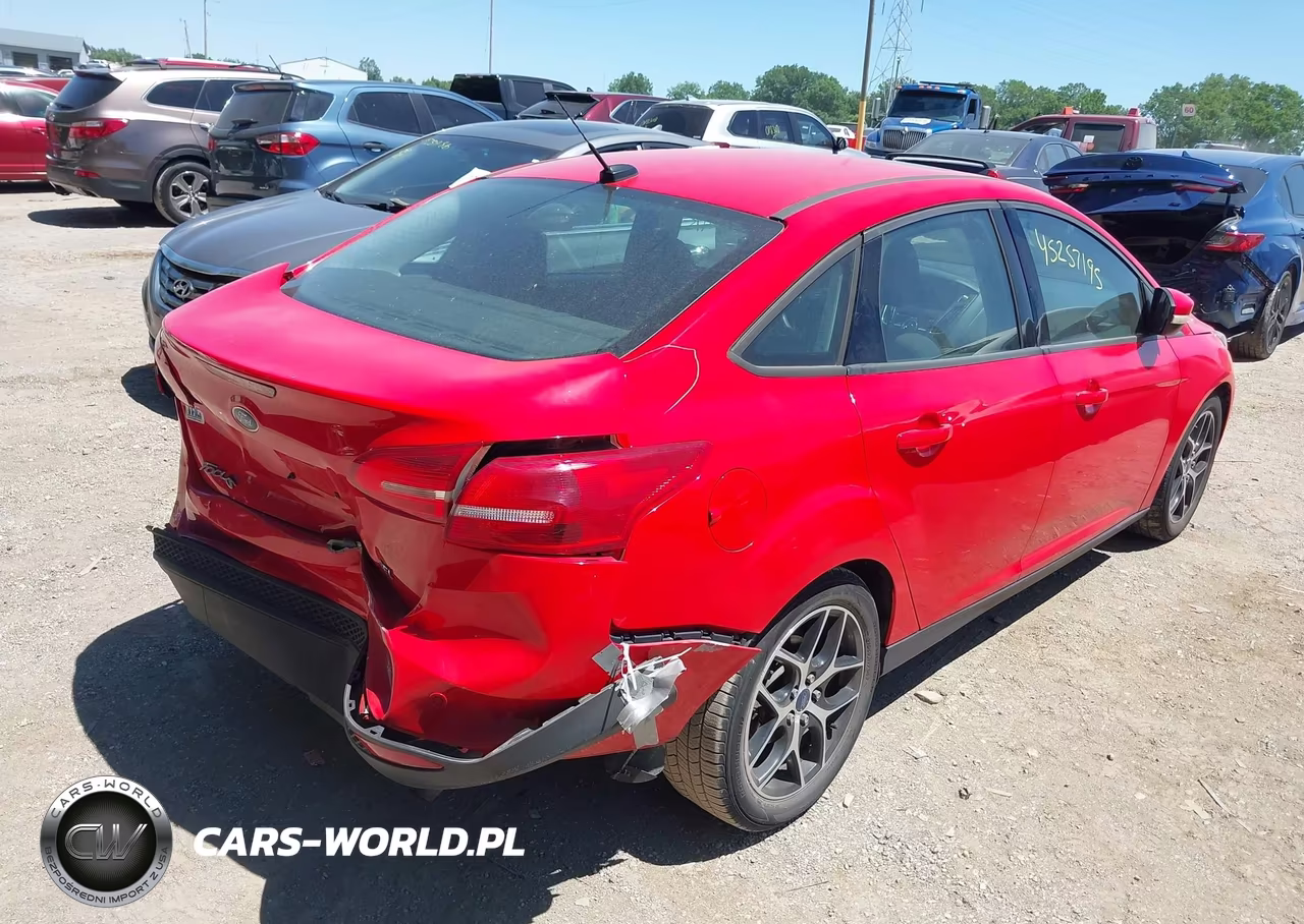 2017 Ford Focus Sel VIN:1FADP3H29HL279971 - 4