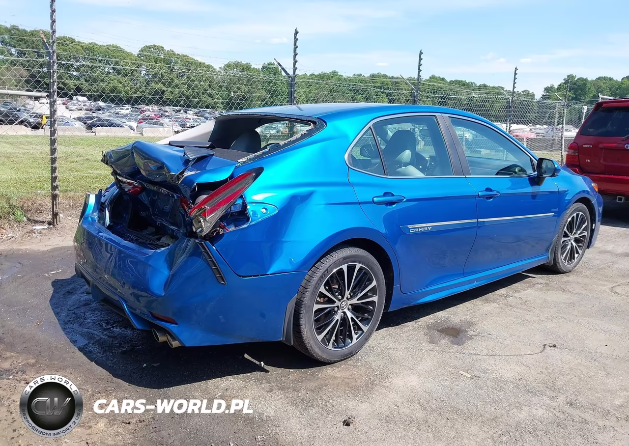 2018 Toyota Camry Se VIN:4T1B11HK0JU086935 - 4