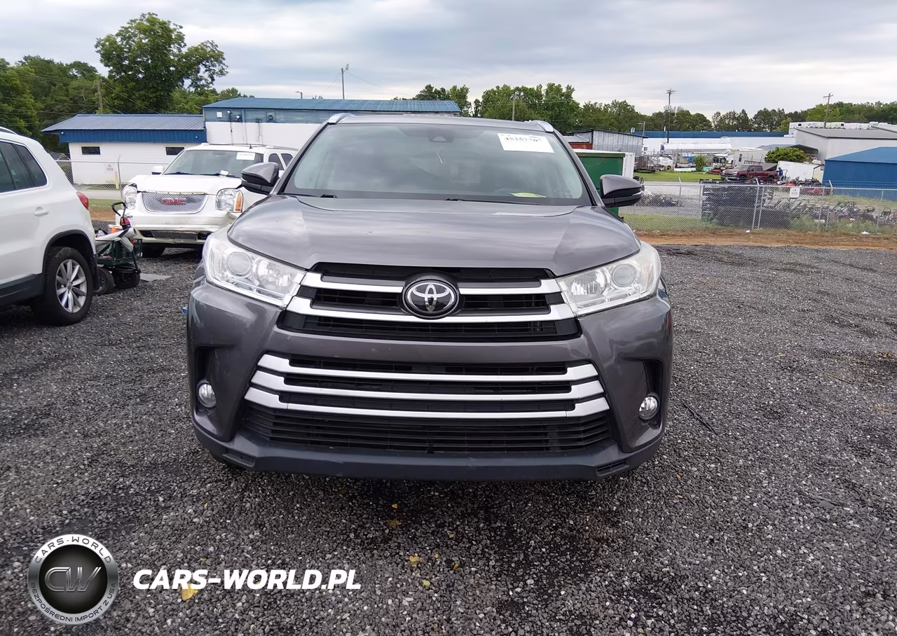 2018 Toyota Highlander Xle VIN:5TDJZRFHXJS561932 - 13