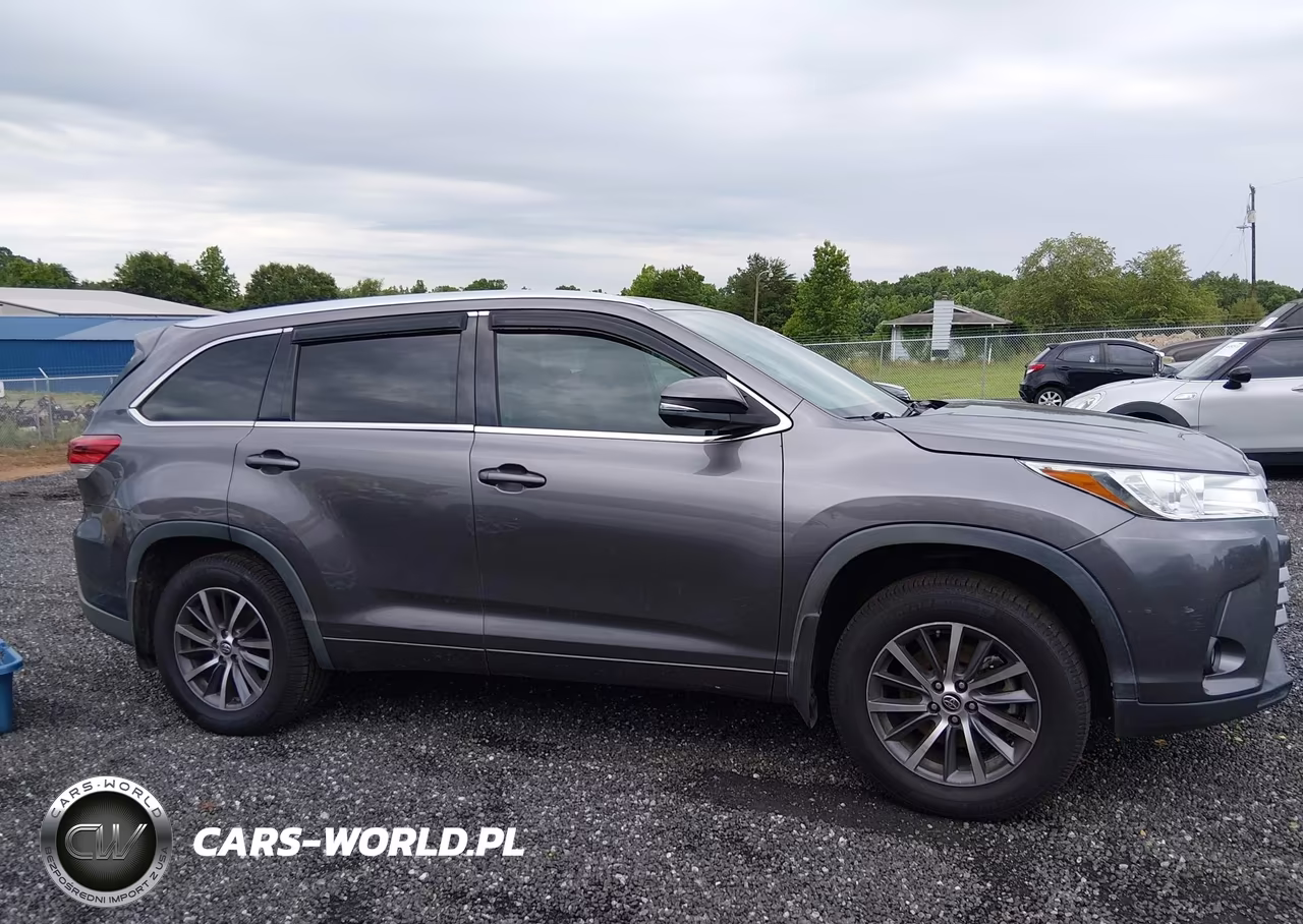 2018 Toyota Highlander Xle VIN:5TDJZRFHXJS561932 - 14