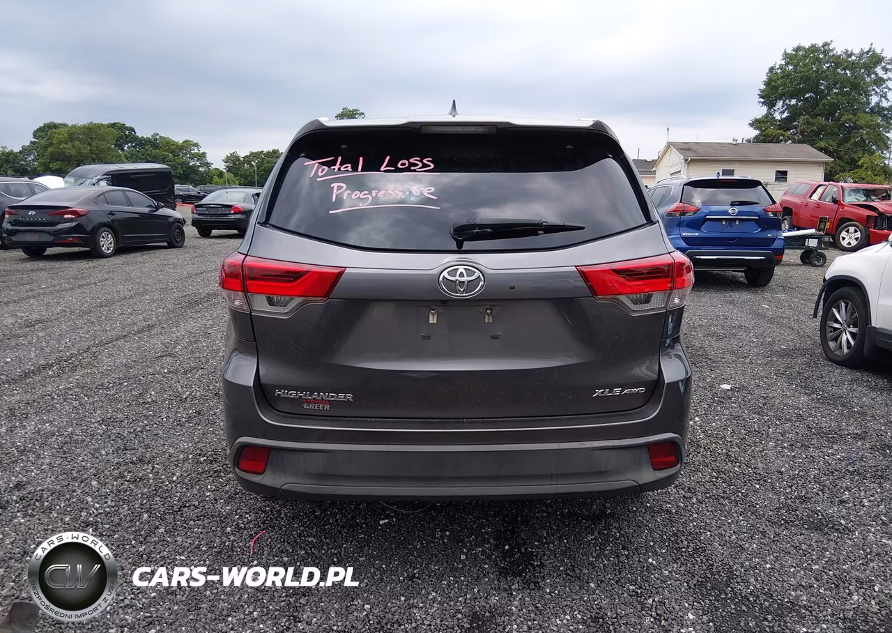 2018 Toyota Highlander Xle VIN:5TDJZRFHXJS561932 - 17