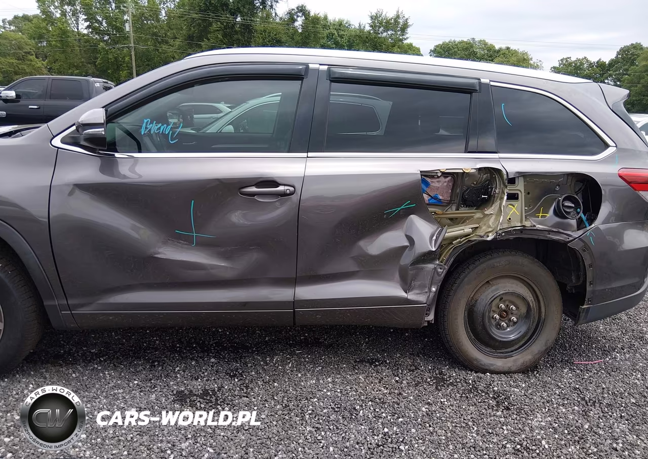 2018 Toyota Highlander Xle VIN:5TDJZRFHXJS561932 - 21