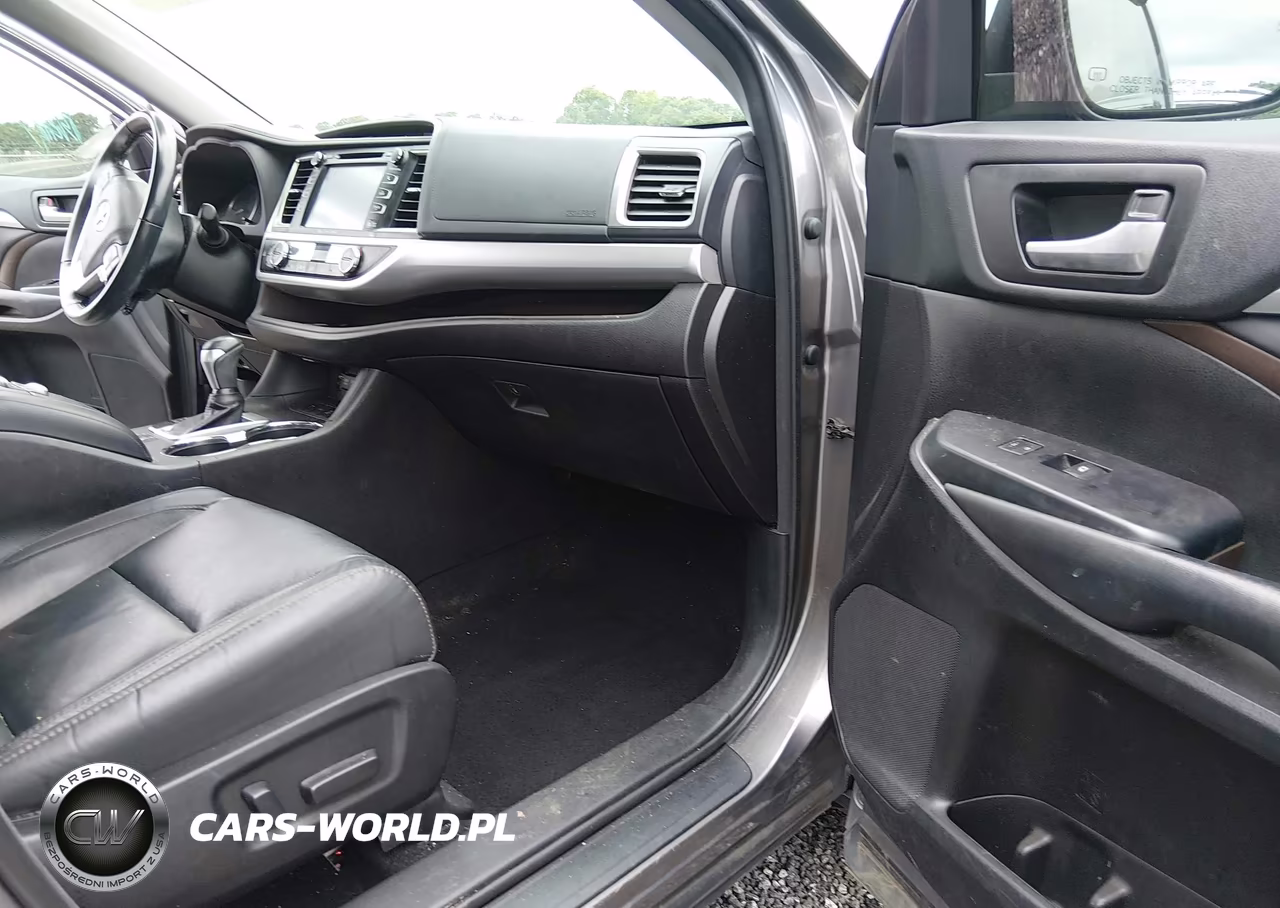2018 Toyota Highlander Xle VIN:5TDJZRFHXJS561932 - 5