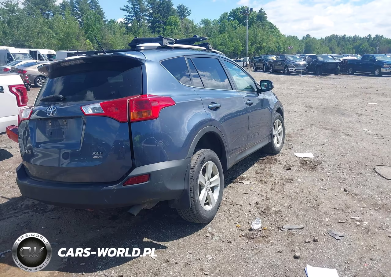 2013 Toyota Rav4 Xle VIN:2T3RFREV4DW107911 - 4