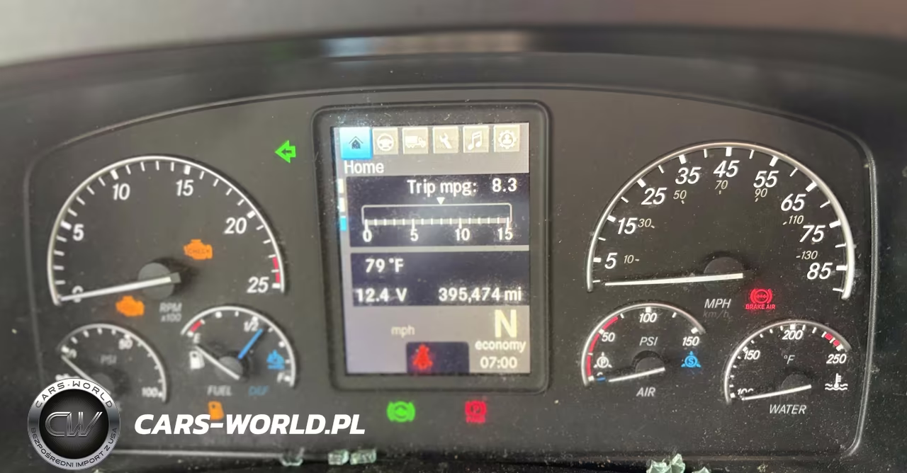 2020 Freightliner New Cascadia 126 VIN:1FUJHLDR7LLLV1037 - 6